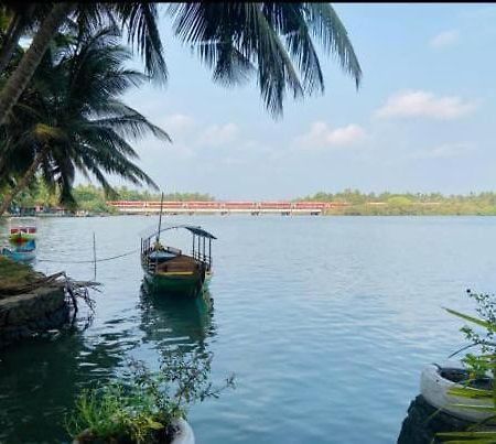 Green Island Homestay Riverside Kozhikode Εξωτερικό φωτογραφία