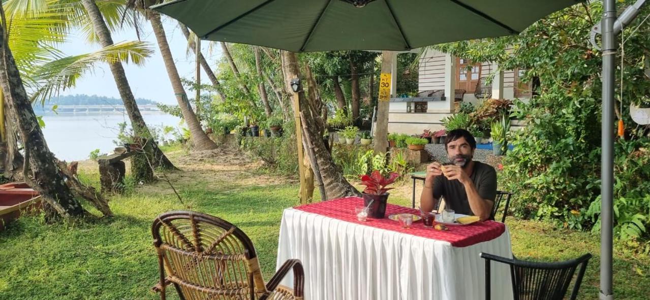 Green Island Homestay Riverside Kozhikode Εξωτερικό φωτογραφία