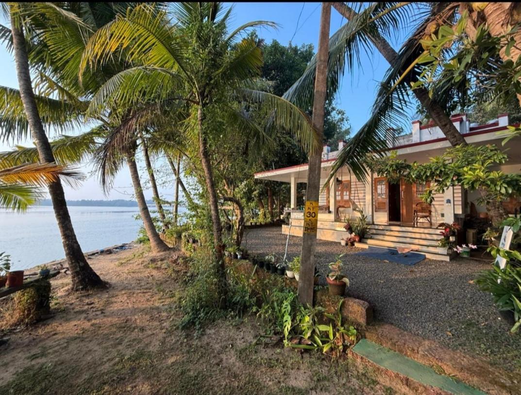 Green Island Homestay Riverside Kozhikode Εξωτερικό φωτογραφία